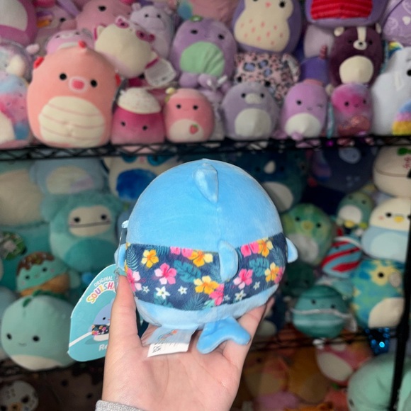 Rey the blue shark with floral short squishmallow NWT 5in - Picture 3 of 5
